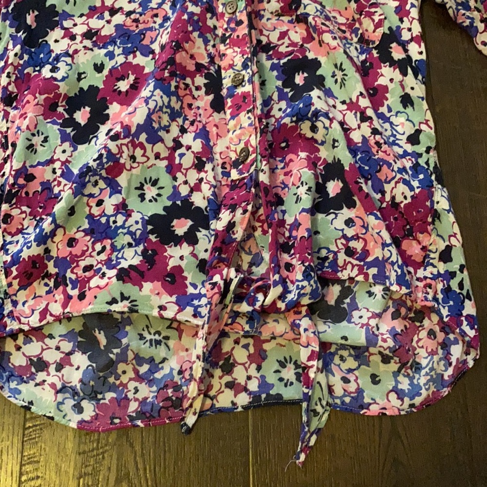 🚨4/$13🚨 Two by Vince Camuto Button Down - Picture 2 of 5